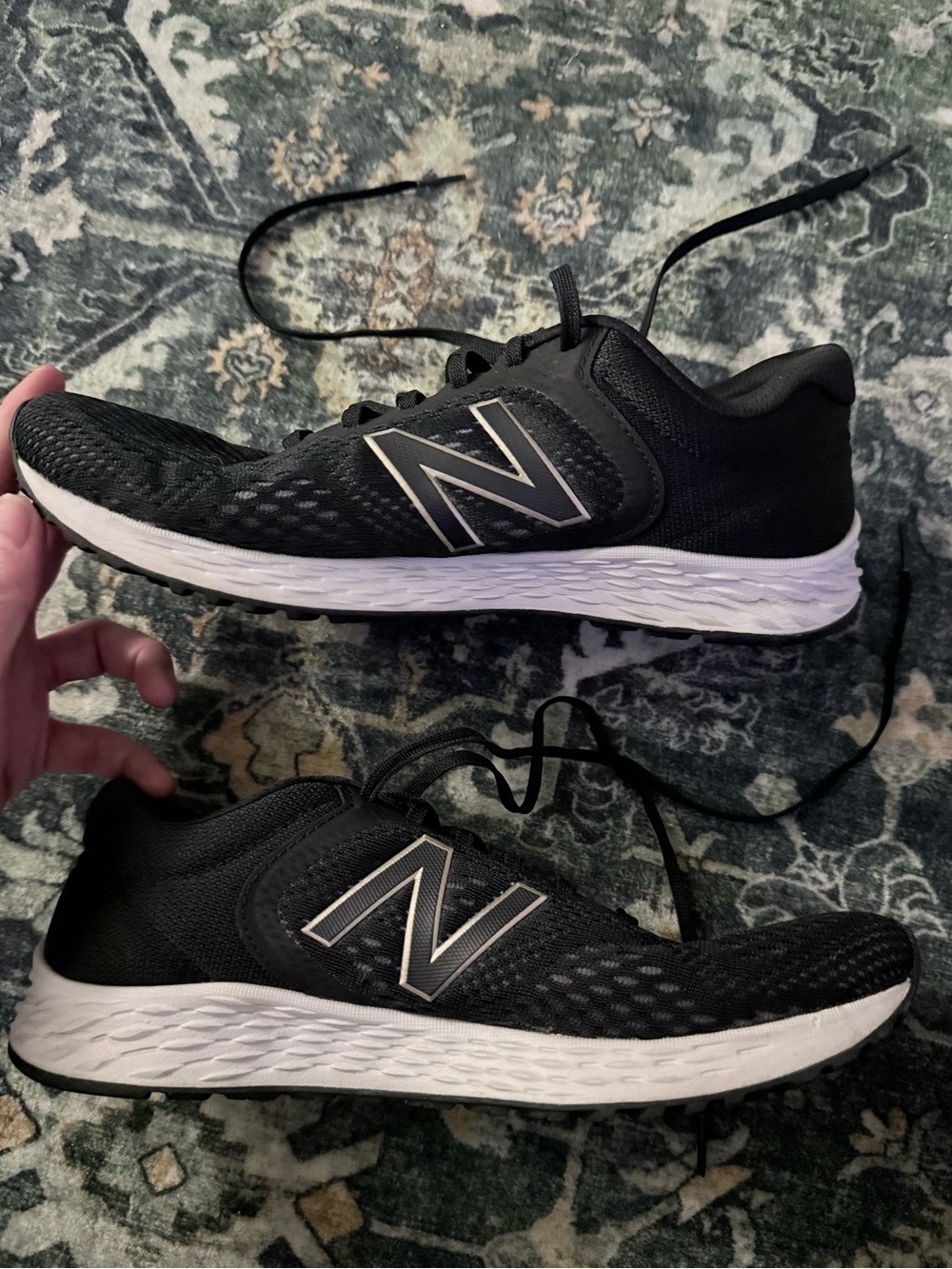 New Balance Black & White Lightweight Fresh Foam Arishi Athletic Sneakers